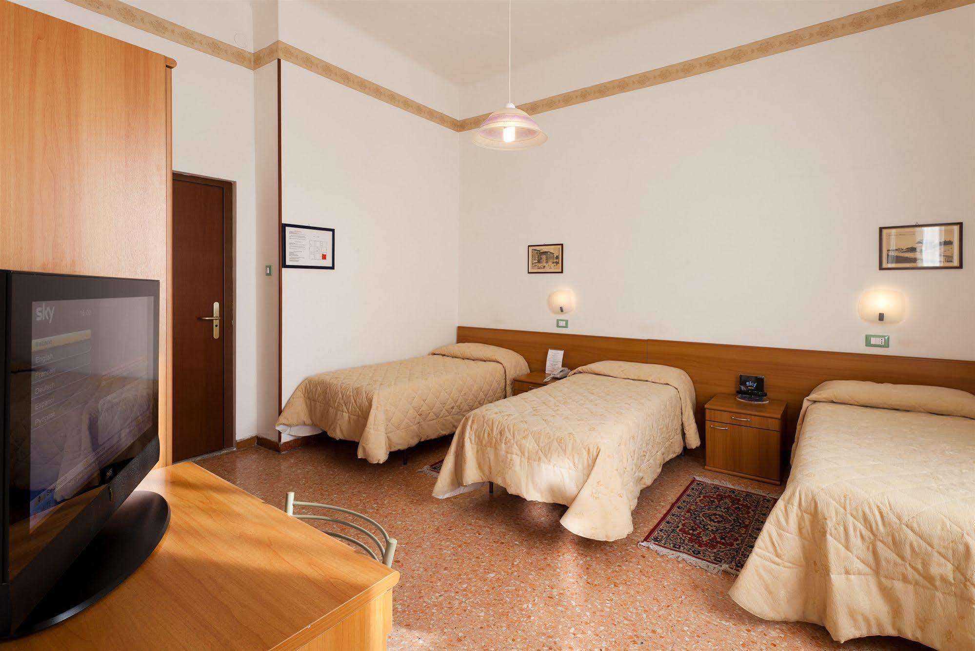 Parking Hotel Giardino ลีวอร์โน ภายนอก รูปภาพ