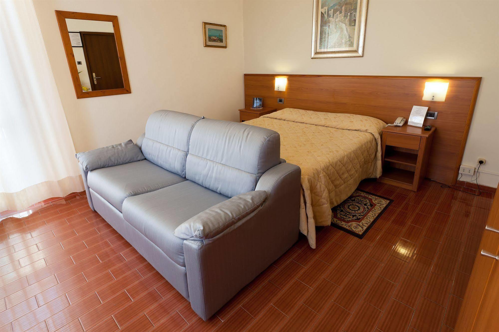 Parking Hotel Giardino ลีวอร์โน ภายนอก รูปภาพ
