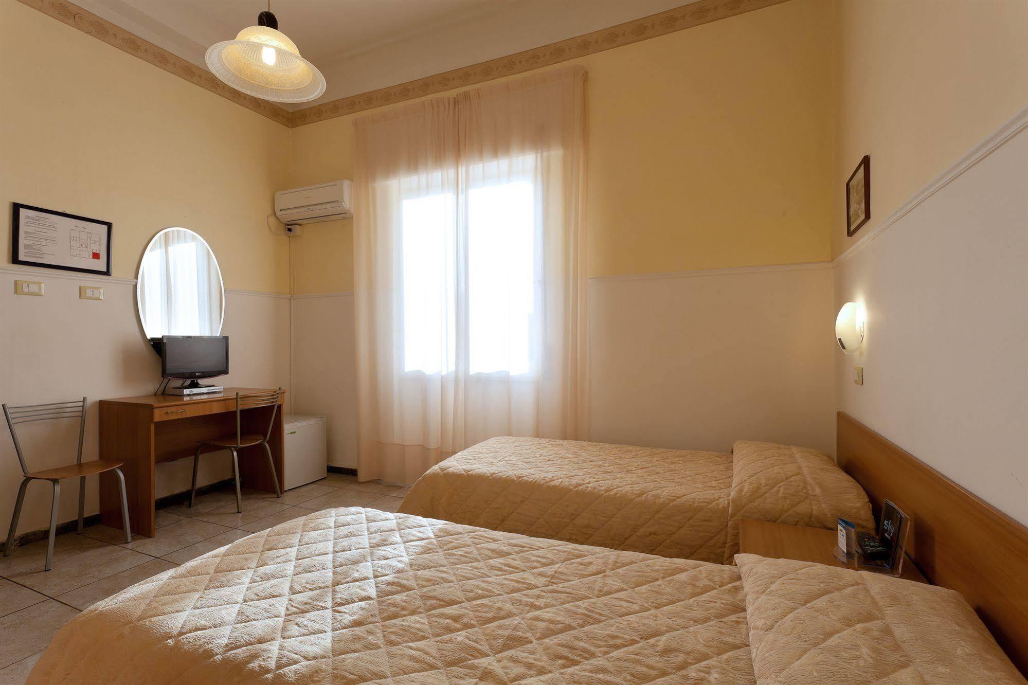 Parking Hotel Giardino ลีวอร์โน ภายนอก รูปภาพ
