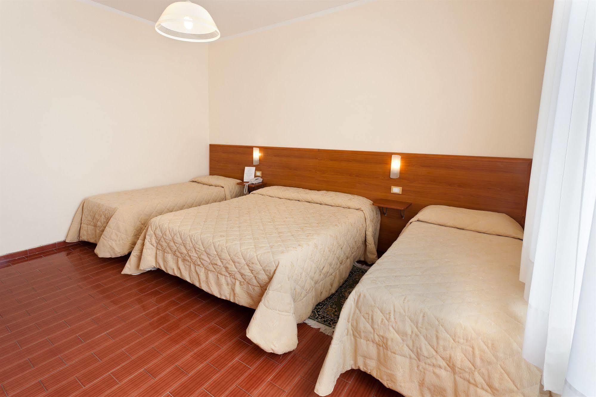 Parking Hotel Giardino ลีวอร์โน ภายนอก รูปภาพ